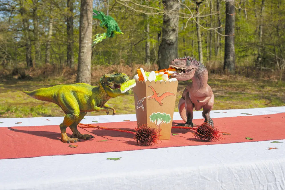 Uzlīmes dinozauru tematikā (x35)
