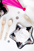 Koka galda piederumi ar melniem akcentiem (x18)